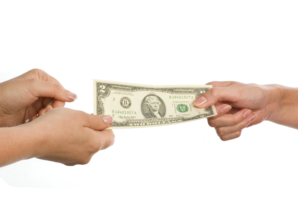 Você pode dever ao governo, estar na dívida ativa e nem saber; veja o que fazer 5 dolar dinheiro divida