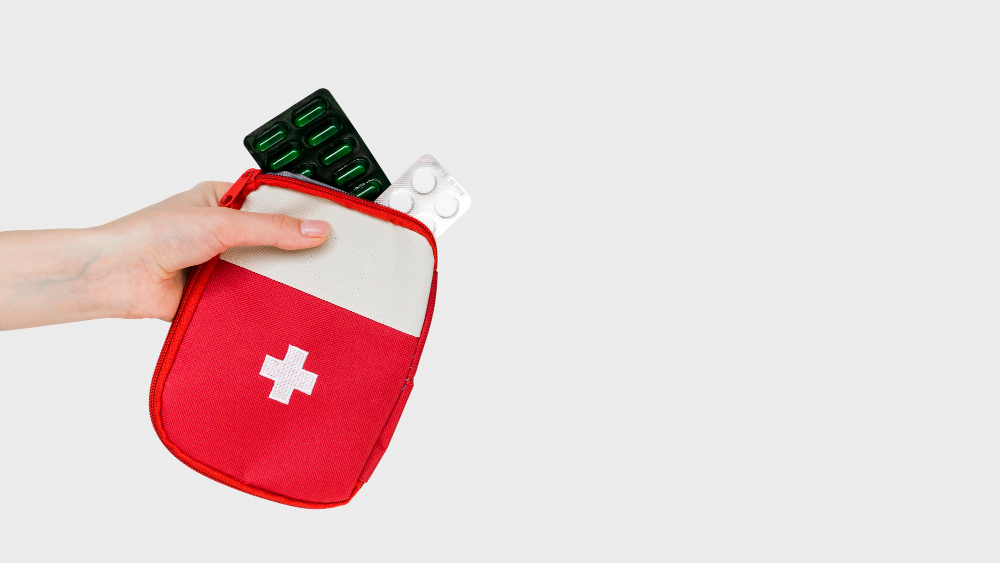 Primeiros socorros básicos para leigos: guia inicial 4 kit de primeiros socorros